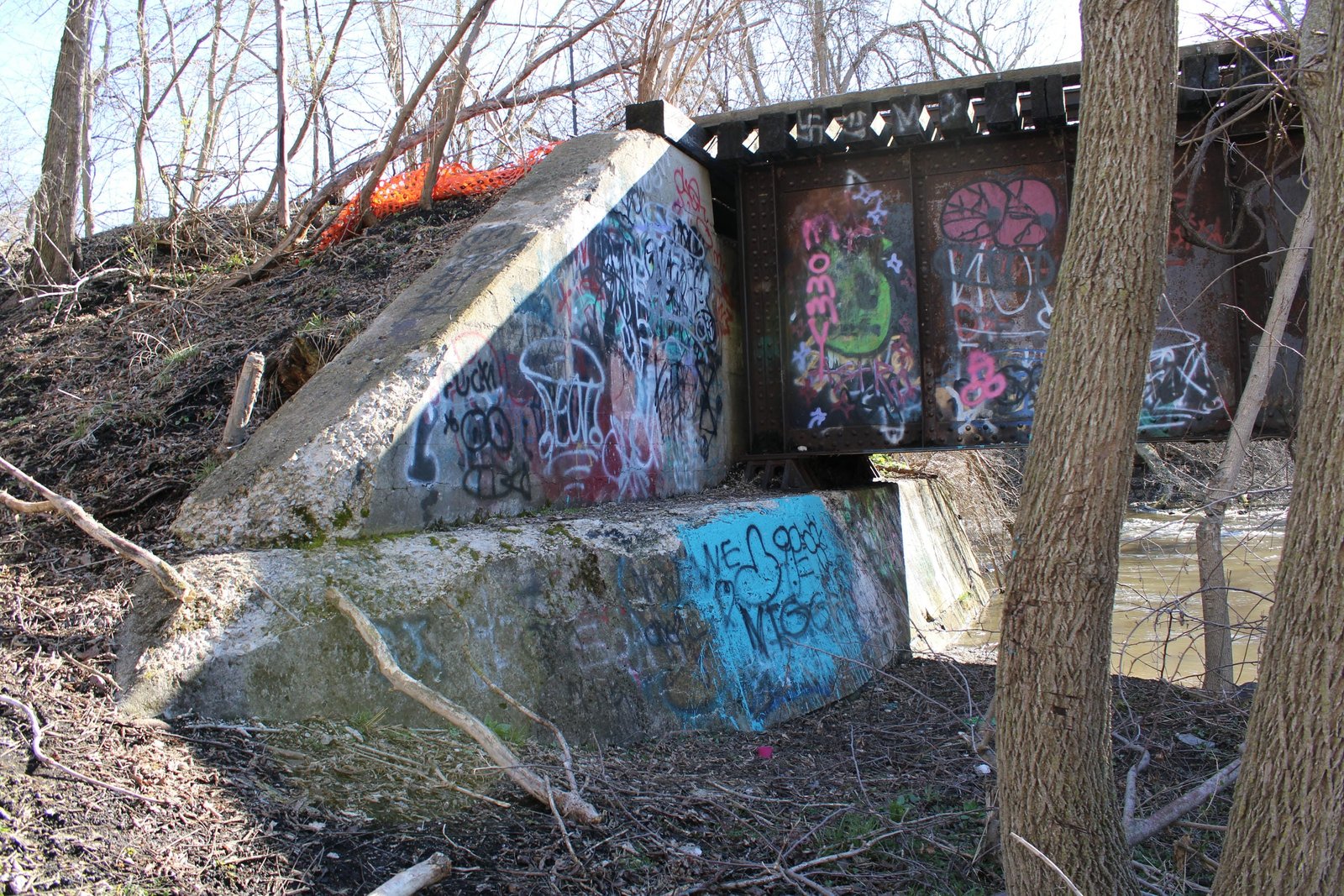 North abutment